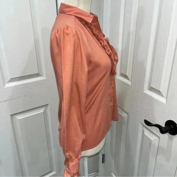 Hukapoo Vintage 70’s ruffle front, gathered puff shoulder, button front blouse - Picture 8 of 8